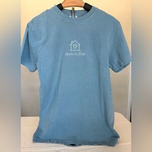 Christian apparel embroidered tee size small Condition